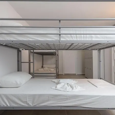 אכסניה Naxos *