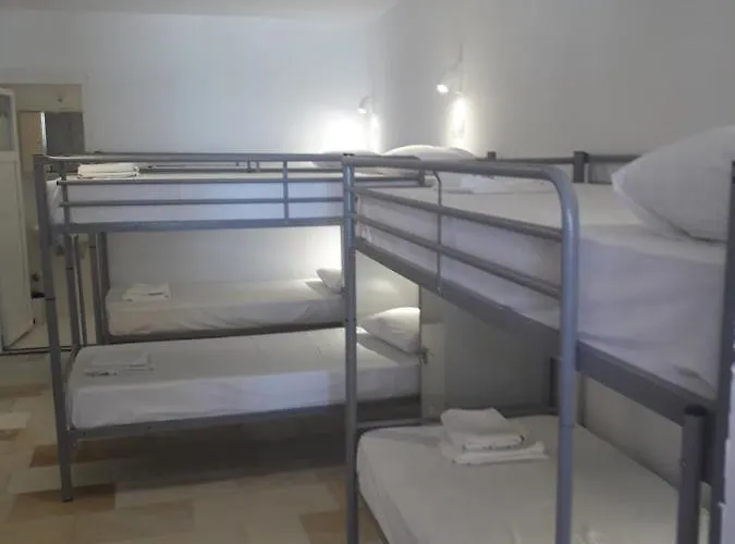 Naxos Hostel Agia Anna (Naxos)